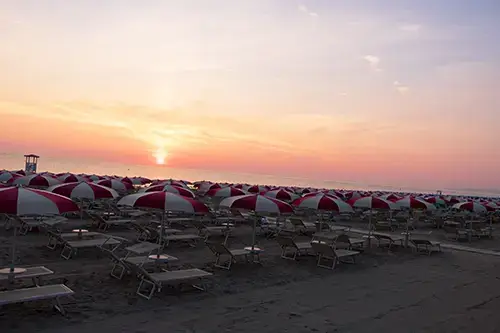 Alba sullo stabilimento balneare Bagni 79
